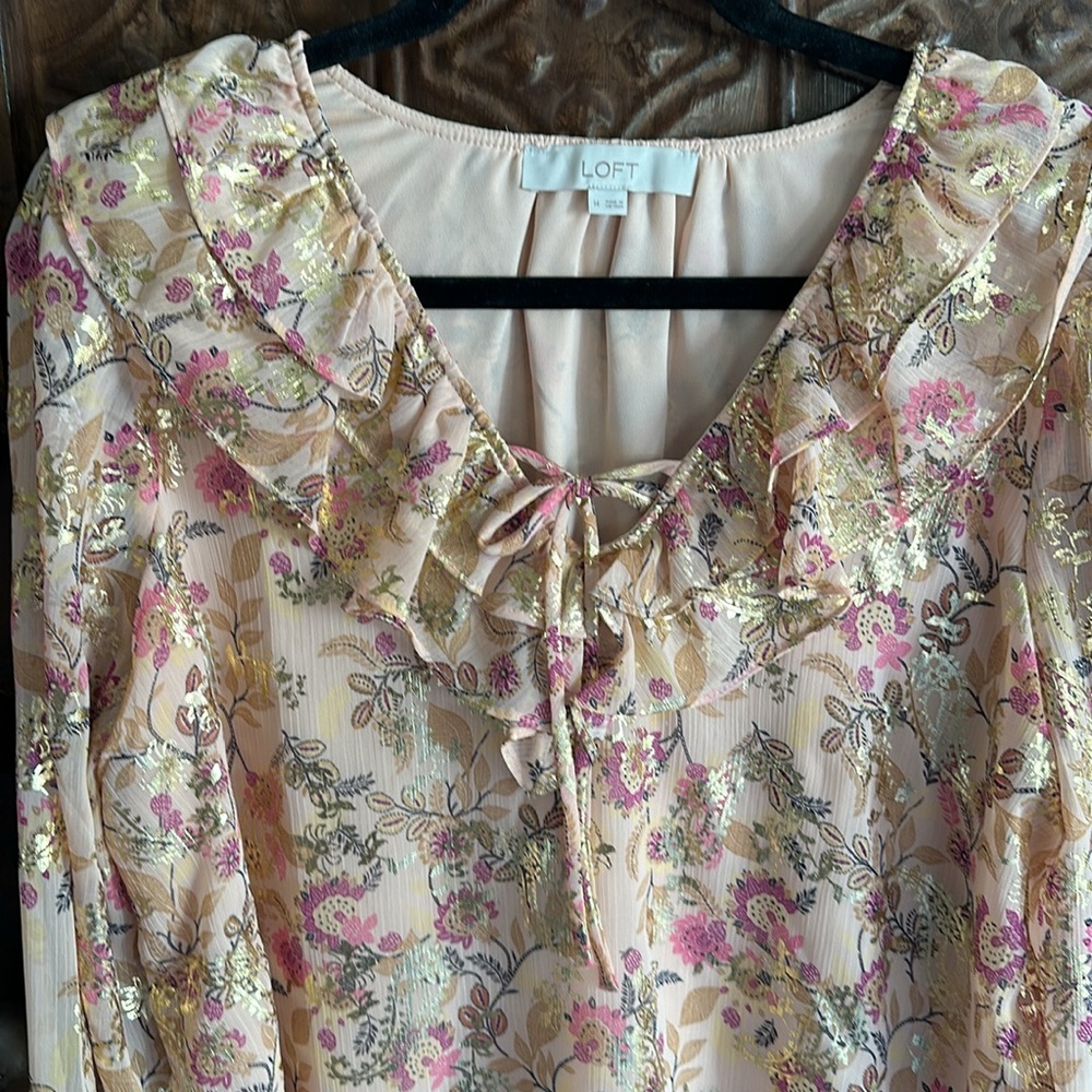 Floral Ruffle Blouse-Loft medium - Picture 2 of 4